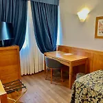 酒店 杜特里滕佩斯塔酒店 3*
