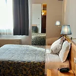 酒店 杜特里滕佩斯塔酒店 3*