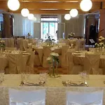 杜特里滕佩斯塔酒店 酒店