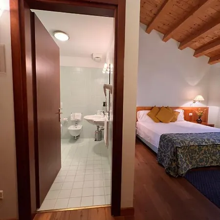 Otel Due Torri Tempesta 3*